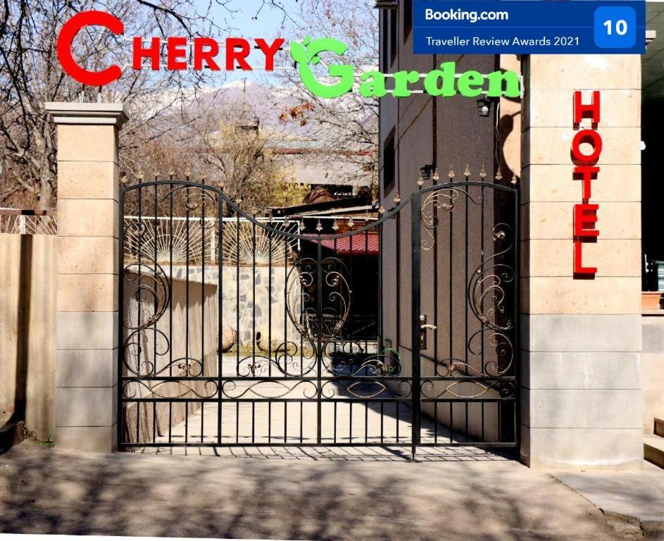 Cherry Garden Boutique Hotel Yeghegnadzor Exteriör bild