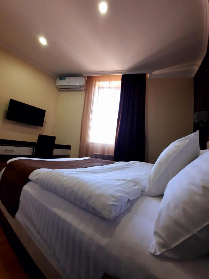 Cherry Garden Boutique Hotel Yeghegnadzor Exteriör bild